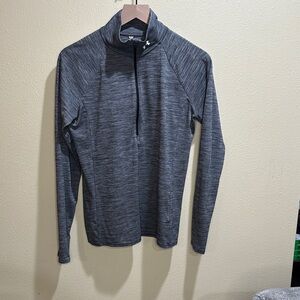 Under Armour Heat Gear Size Medium Charcoal Long Sleeve Top